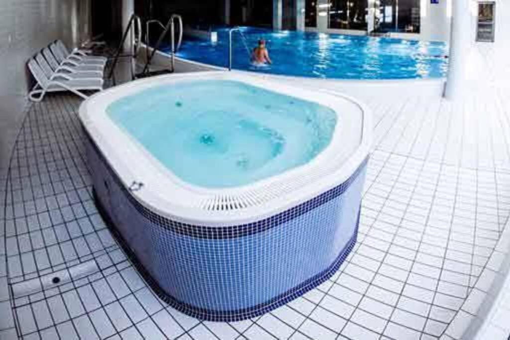 Premium Apartment For Jewish Quarter & Old Town Plus Pool Krakow Ngoại thất bức ảnh